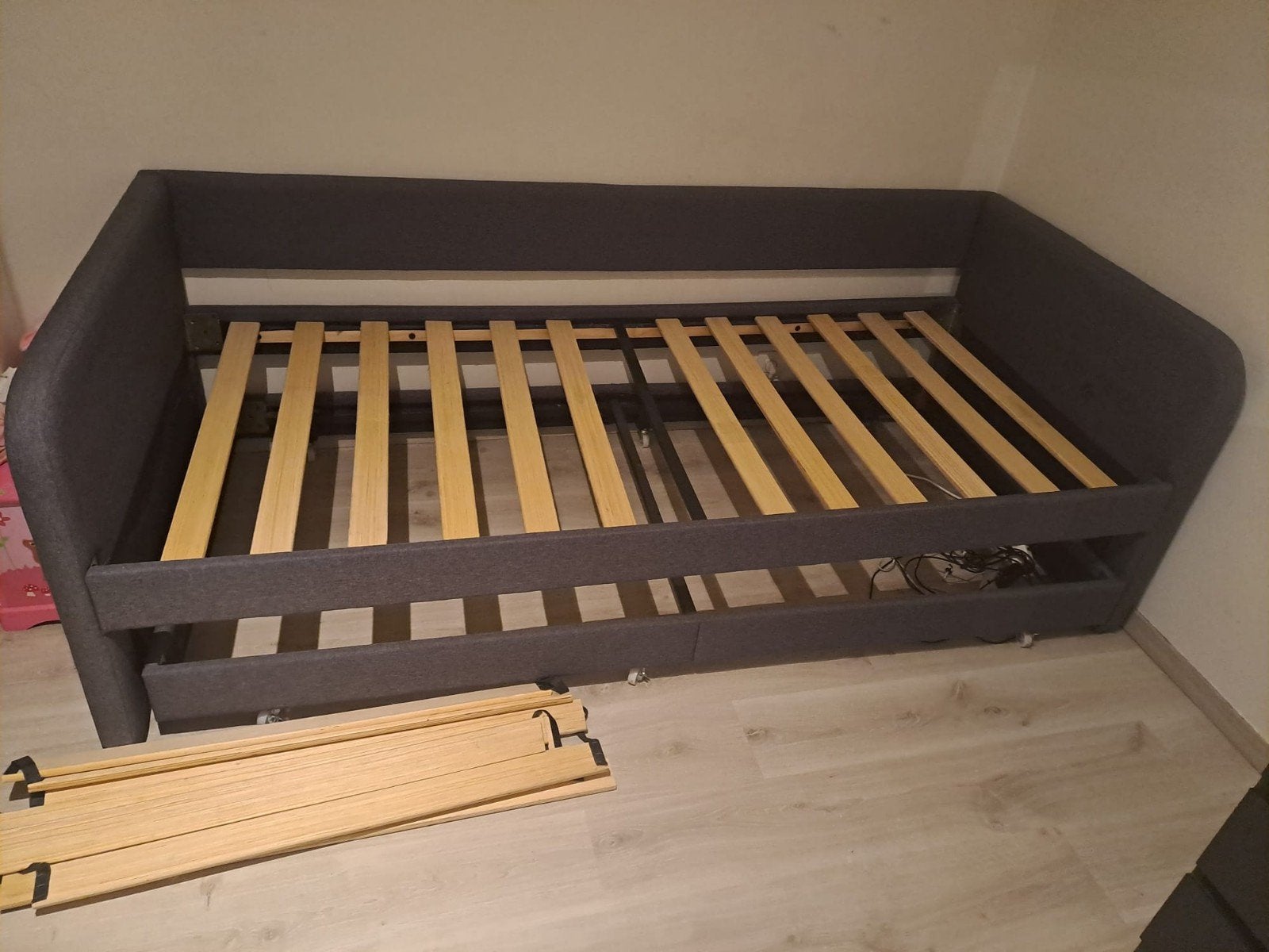 lit gigogne, 90 cm, Gris, Tissu, Comme neuf