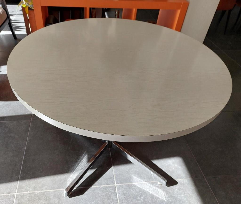 Eettafel met marmerlook blad en poot in chroom, Huis en Inrichting, Tafels | Eettafels, Ophalen