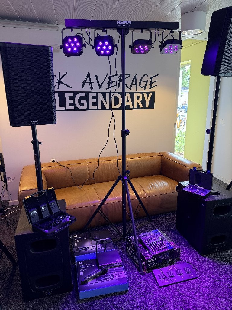 Complete en Professionele QSC PA-set K10.2 & KS112, Audio, Tv en Foto, Luidsprekerboxen, Overige typen, Zo goed als nieuw, 120 watt of meer