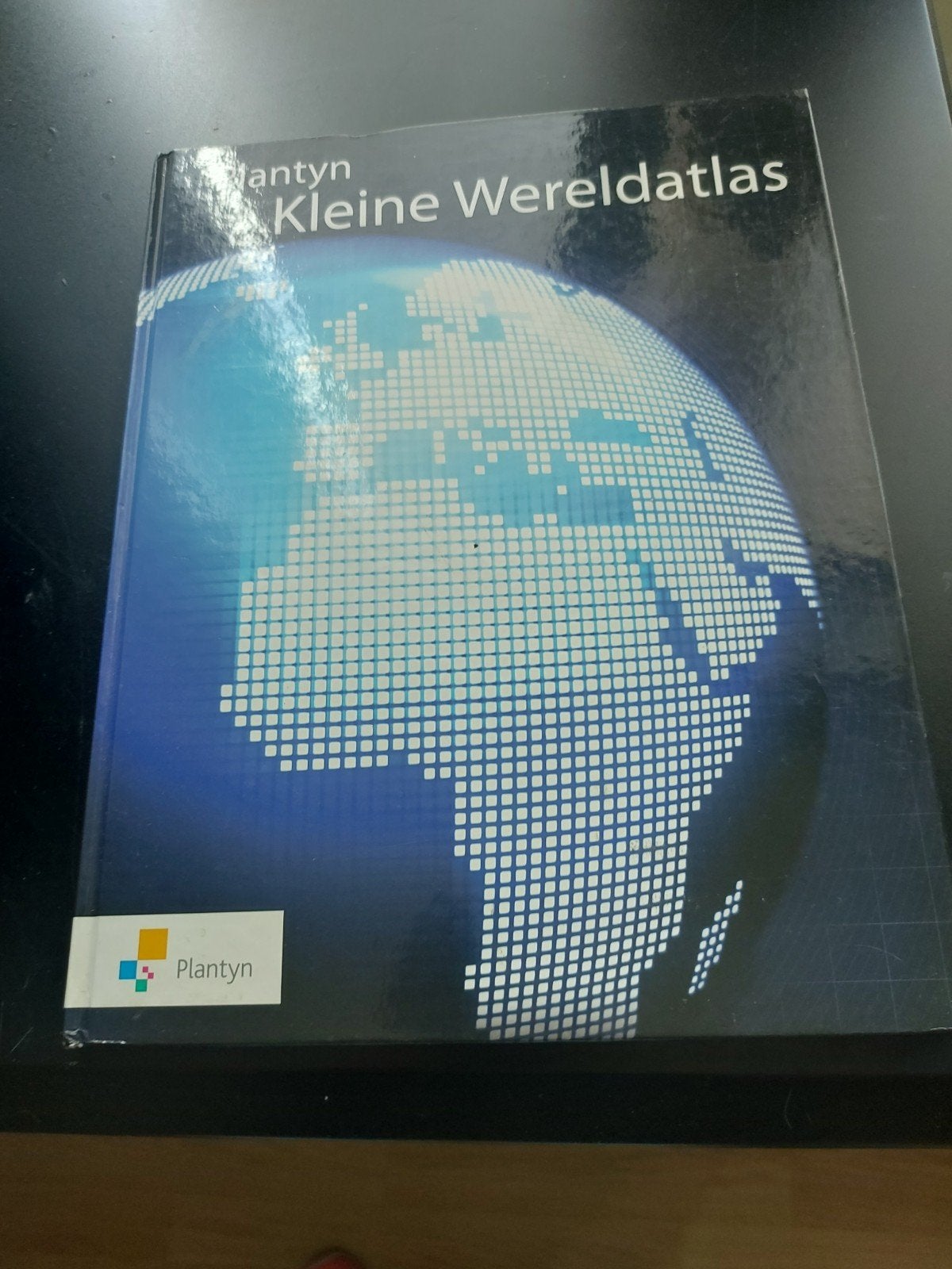 E. Van Hecke - Wolters' Kleine Wereldatlas editie 2005, Boeken, Atlassen en Landkaarten, Ophalen, E. Van Hecke