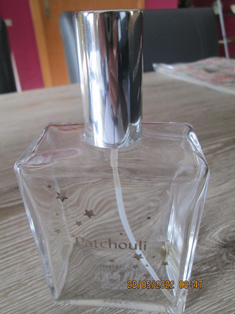 Eau de toilette « PATCHOULI » bouteille vide avec étoiles, Collections, Enlèvement, Utilisé, Bouteille de parfum