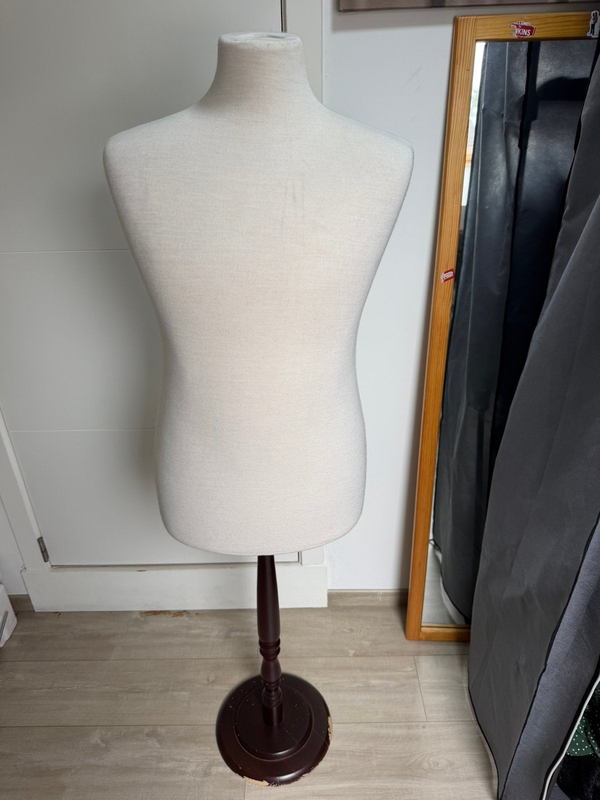 Paspop op houten voet, Hobby & Loisirs créatifs, Enlèvement, Comme neuf, Mannequin