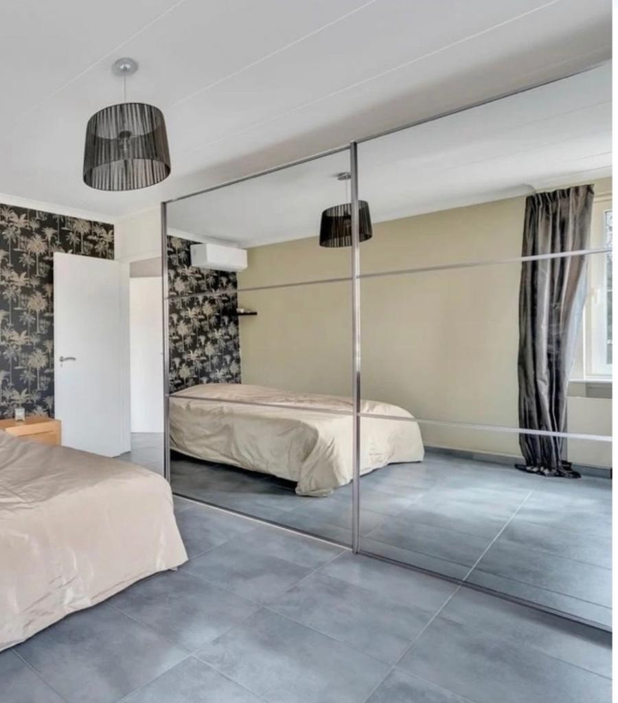 Kleerkast, bruin met glas, Ophalen, 200 cm of meer, 200 cm of meer, Tijdloos
