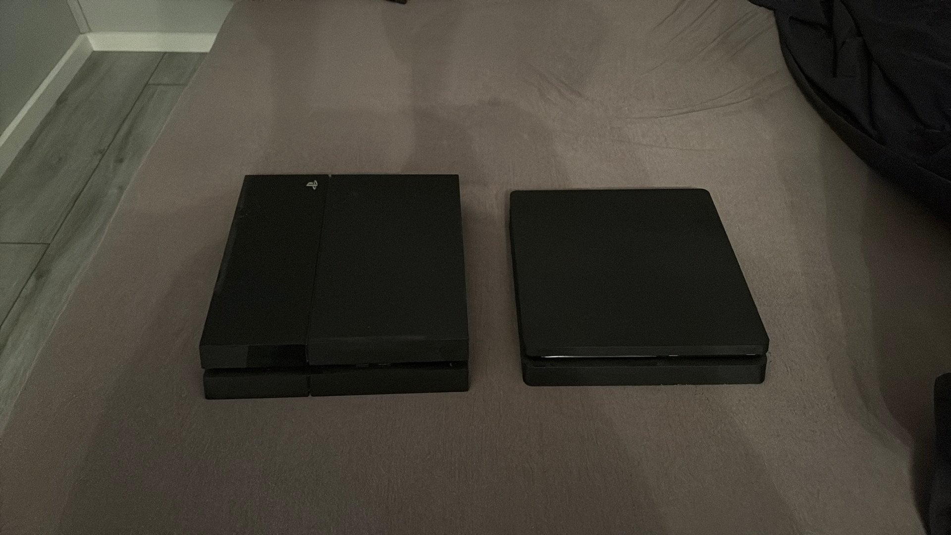 Ps4 pro& Ps4, Computers en Software, Tablet-hoezen, Ophalen, Zo goed als nieuw
