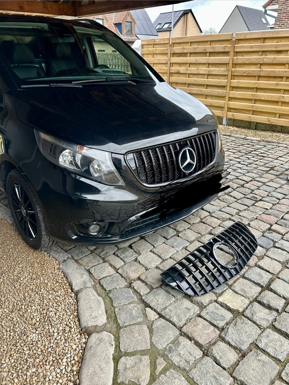 Calandre Mercedes Vito AMG, Enlèvement