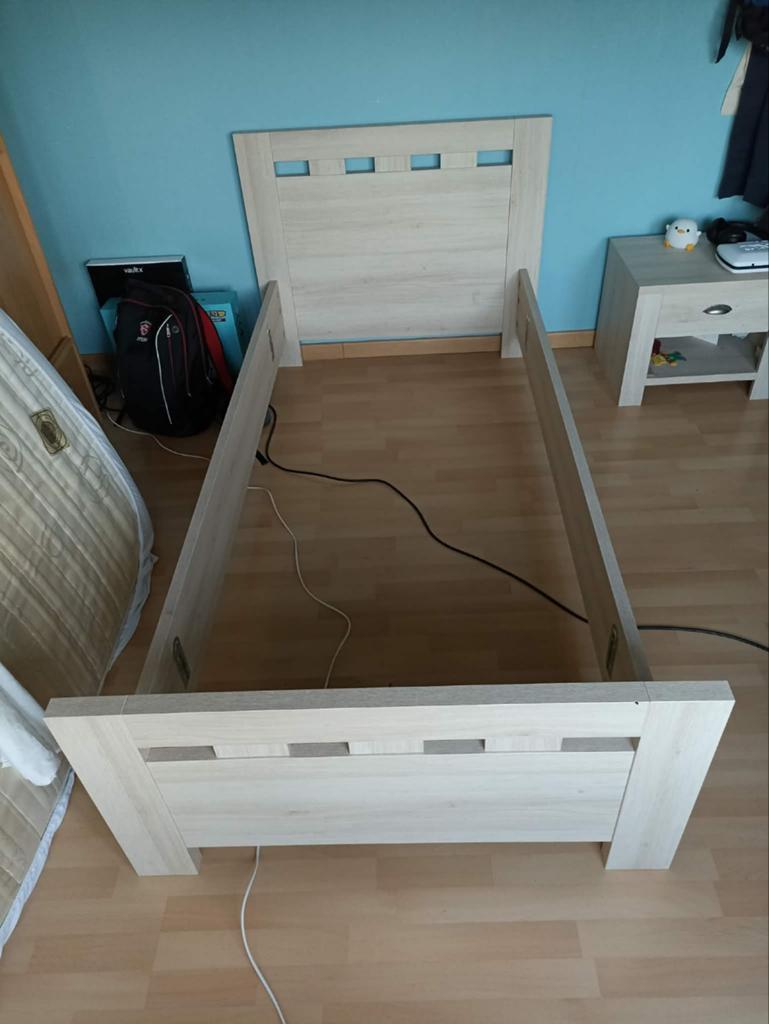 Houten bedframe, Kinderen en Baby's, Kinderkamer | Bedden, Ophalen, Zo goed als nieuw, 180 cm of meer, 85 tot 100 cm