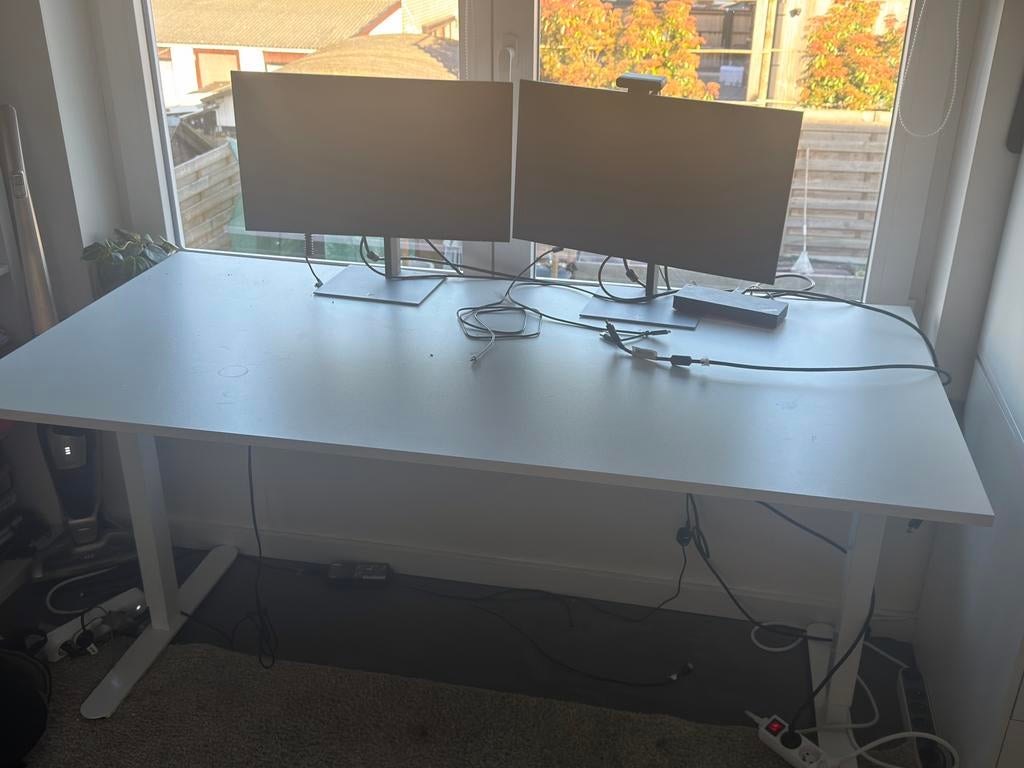 Zit en sta bureau jysk L160 x 80B, Huis en Inrichting, Bureaus, Ophalen, Zo goed als nieuw, Jysk, Stabureau