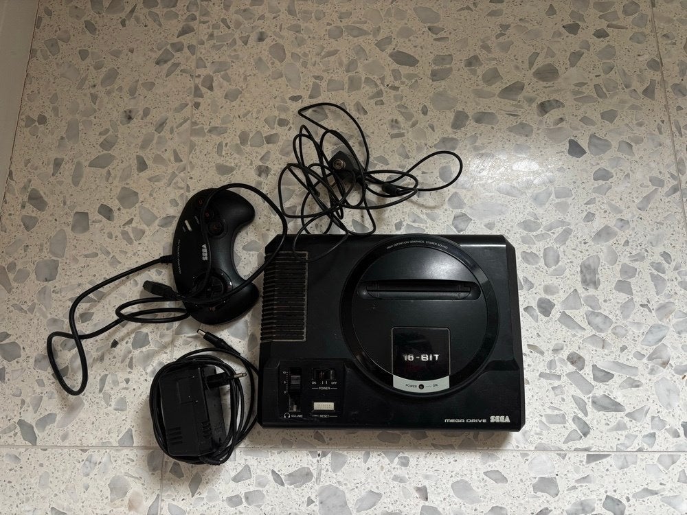Sega Mega Drive (16-bit), Consoles de jeu & Jeux vidéo, Enlèvement, Utilisé, Avec 1 manette, Mega Drive