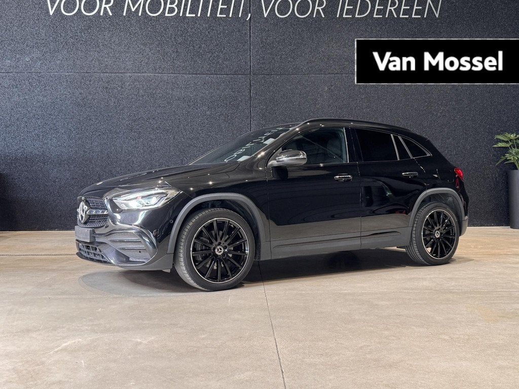 Mercedes-Benz GLA GLA 250 e AMG Line CAMERA | NAVI | LED, Stof, 4 cilinders, 16 kWh, Bedrijf