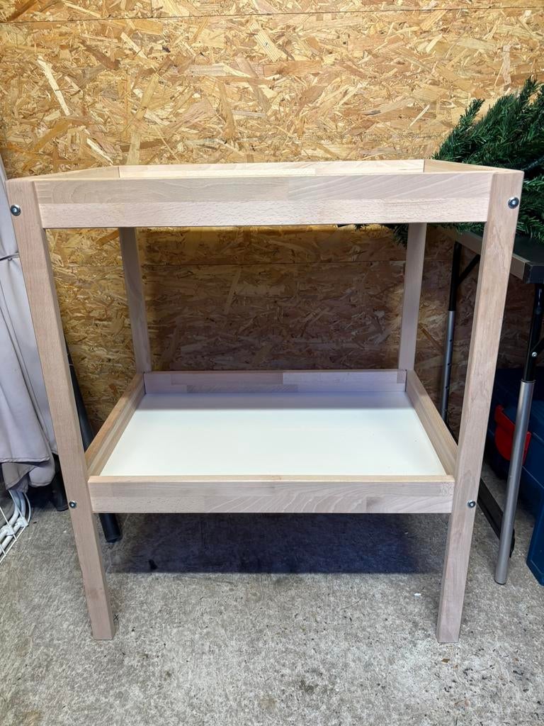 Houten verzorgingstafel / commode – zeer stevig en stijlvol, Kinderen en Baby's, Badjes en Verzorging, Zo goed als nieuw, Ophalen