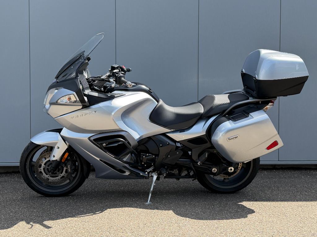 Triumph Trophy 1200 en très bon état / Historique, Permis Moto A, Tourisme, Entreprise, Plus de 35 kW