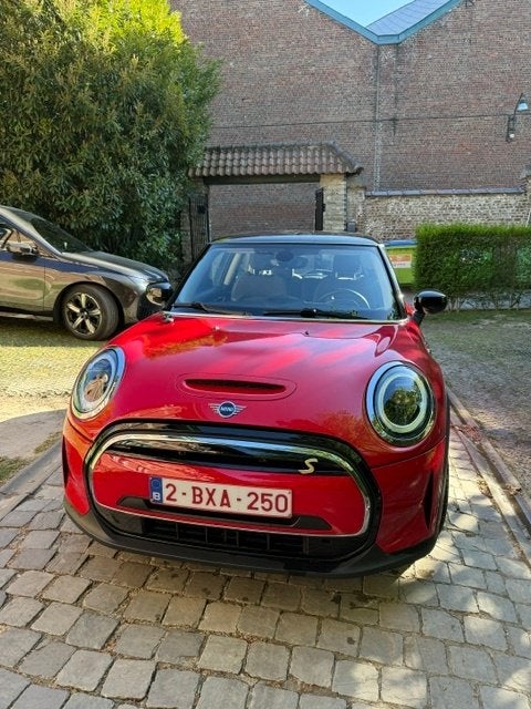 MINI Cooper SE, Rouge, Achat, Carnet d'entretien, Berline