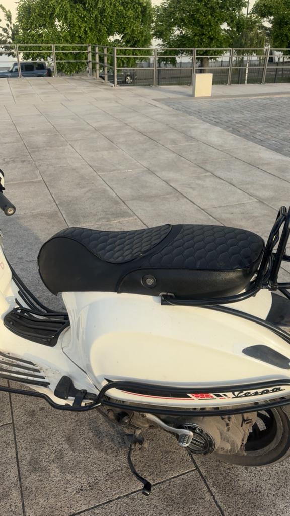 Vespa sprint 80cc, Ophalen, Zo goed als nieuw
