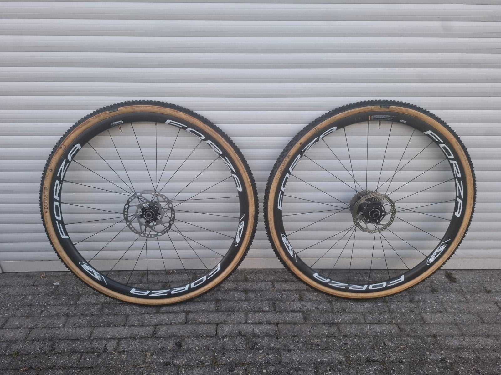 Forza Carbon cx wielen DT Swiss challenge limus 33mm, Fietsen en Brommers, Verzenden, Carbon