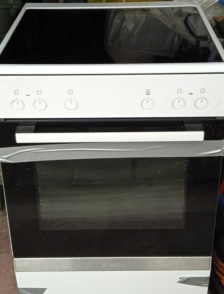Bosch elektrisch fornuis met oven., Elektronische apparatuur, Ophalen, Minder dan 85 cm, Hete lucht, 4 kookzones