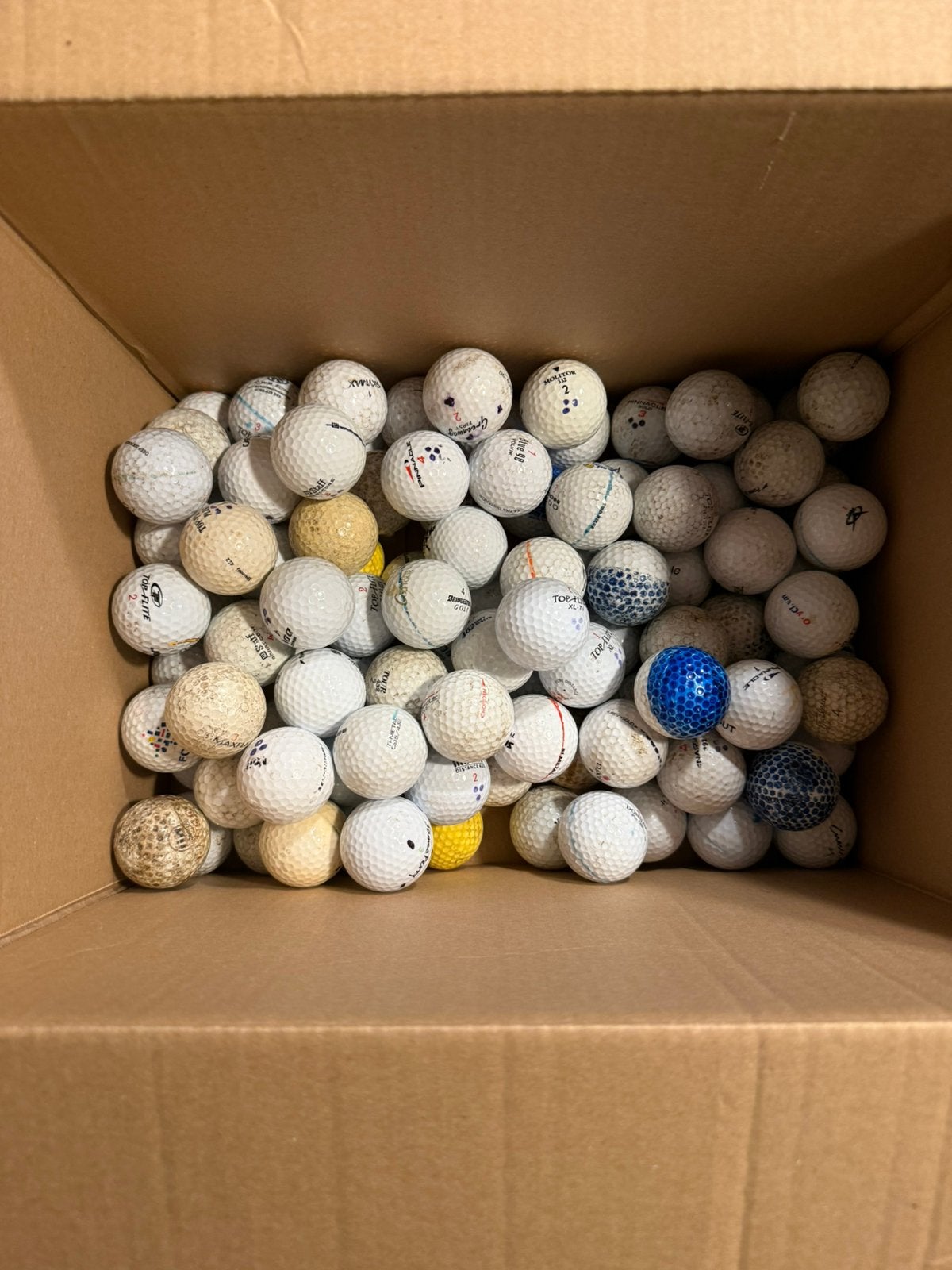 Lot van 140 gebruikte golfballen (mix), Sports & Fitness, Enlèvement ou Envoi, Utilisé, Balle(s), Callaway