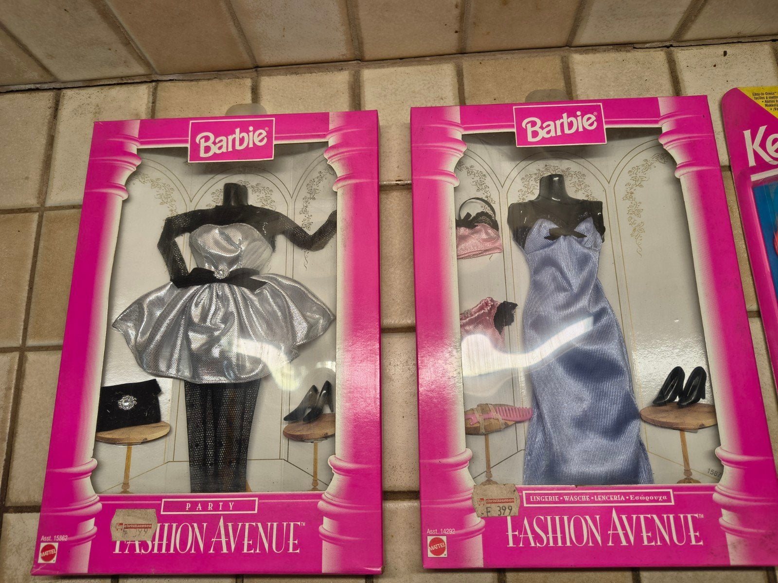 kledingsets Barbie (2x) en Ken (2x) NIEUW, Enlèvement, Barbie