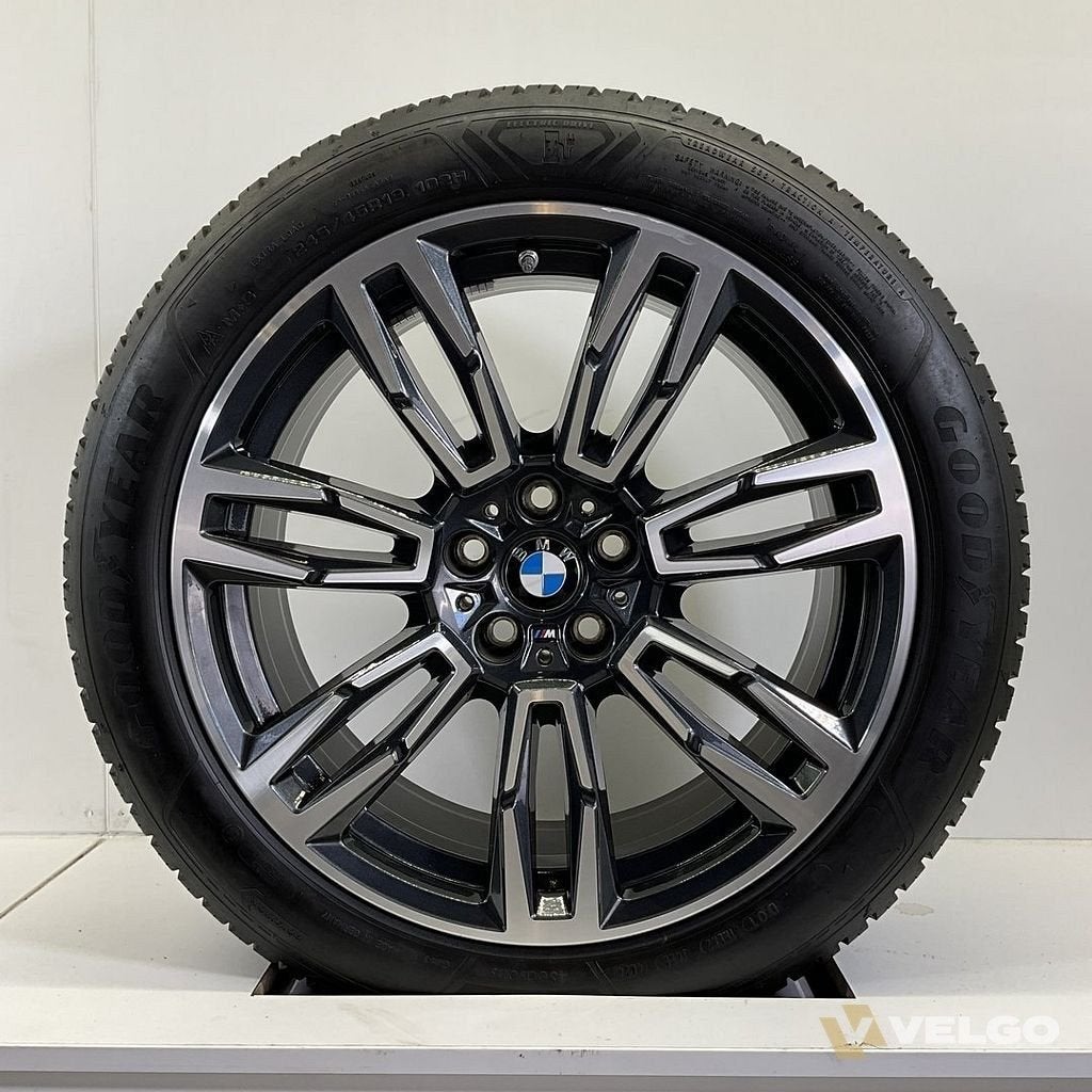 BMW 5 SERIE G60 I5 G60 SET VELGEN + 4 SEASON BANDEN 19 INCH, 19 inch, -, -, Banden en Velgen