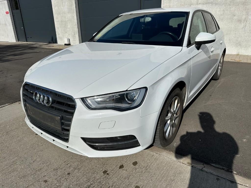 Audi A3 BANG&OLUFSEN LEDER ZETELVERWARMINGeur, Auto's, Voorwielaandrijving, Euro 5, Zwart, 4 cilinders