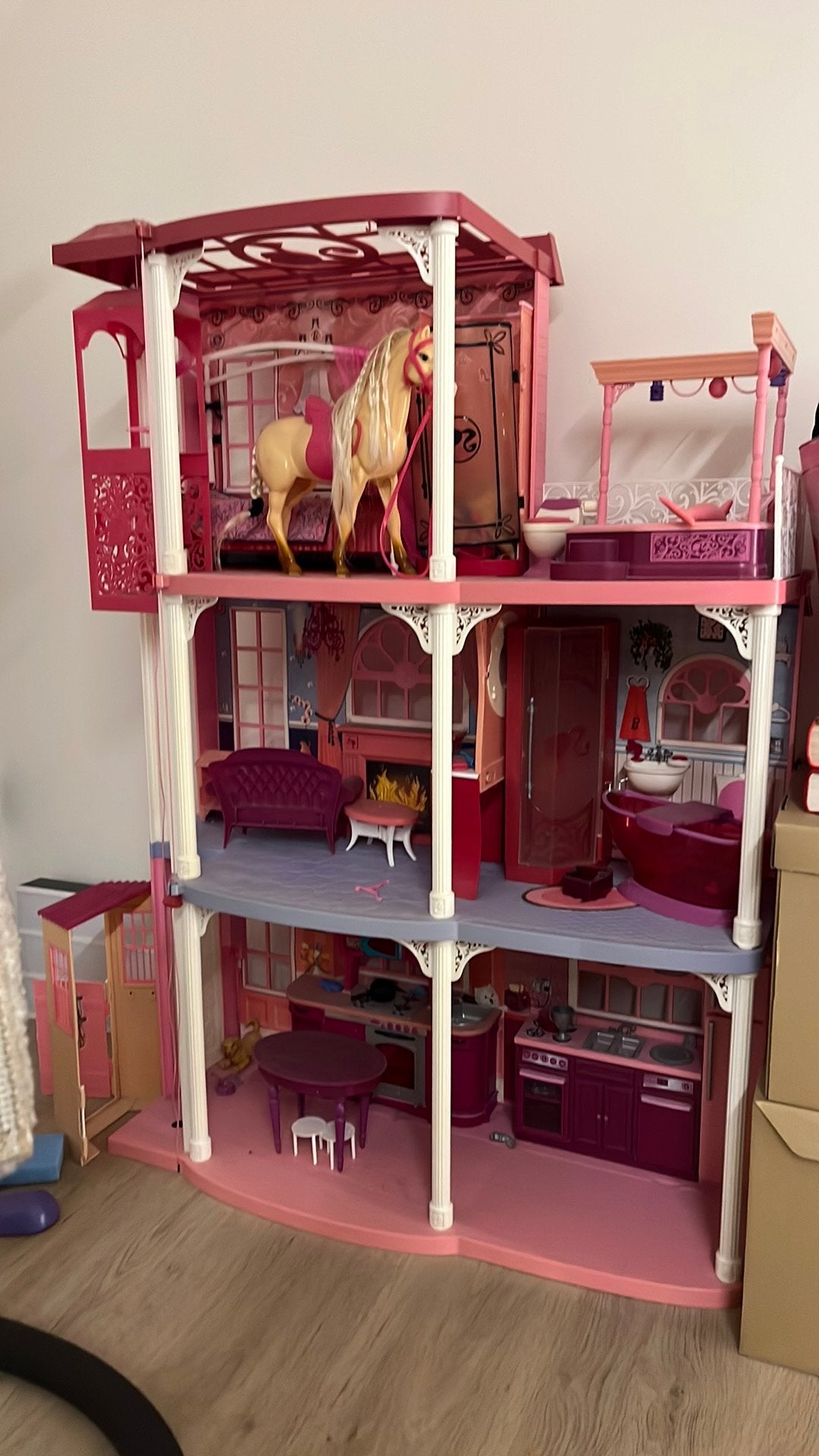 Barbie huis, Kinderen en Baby's, Speelgoed | Poppenhuizen, Ophalen, Gebruikt, Poppenhuis