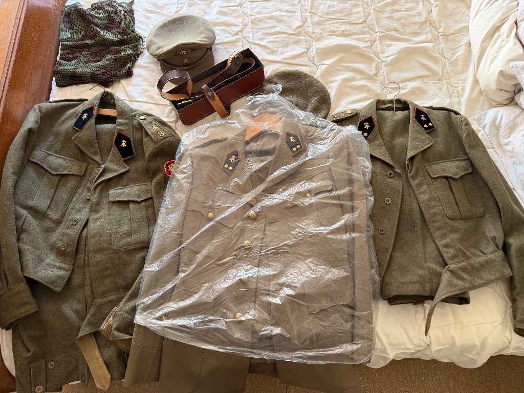 leger uniformen jaren '50 -60, Verzamelen, Ophalen of Verzenden, Landmacht, Kleding of Schoenen