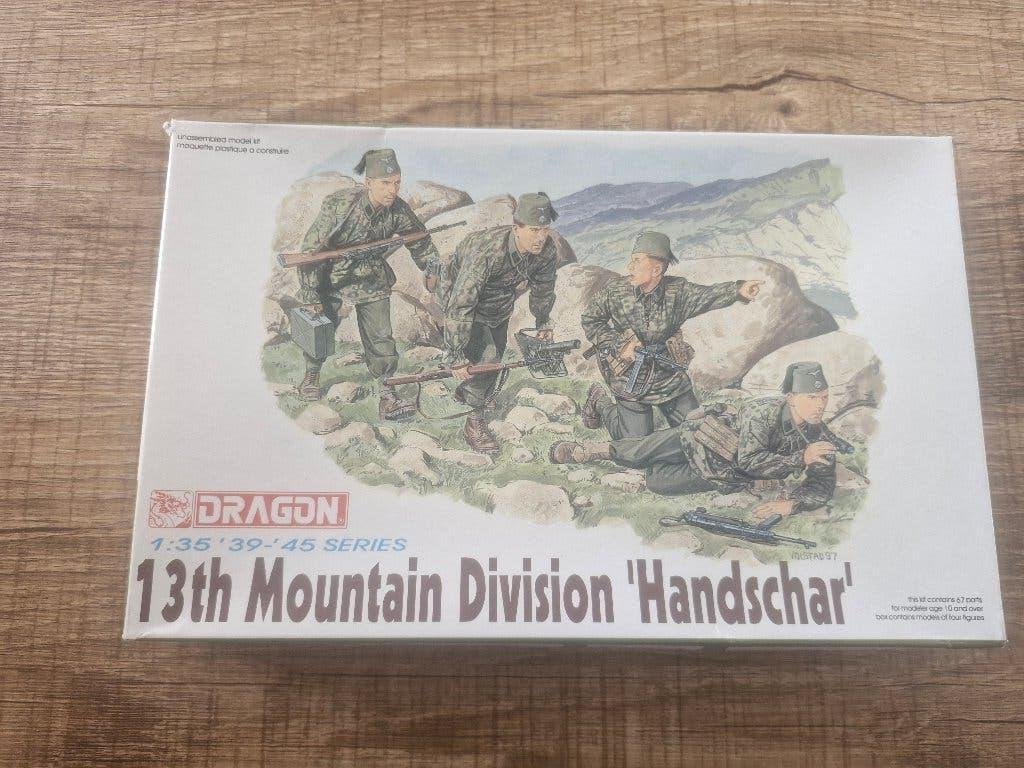 Dragon 1/35 13th Mountain Division Handschar, Ophalen of Verzenden, Nieuw, 1:35 tot 1:50, Figuur of Figuren