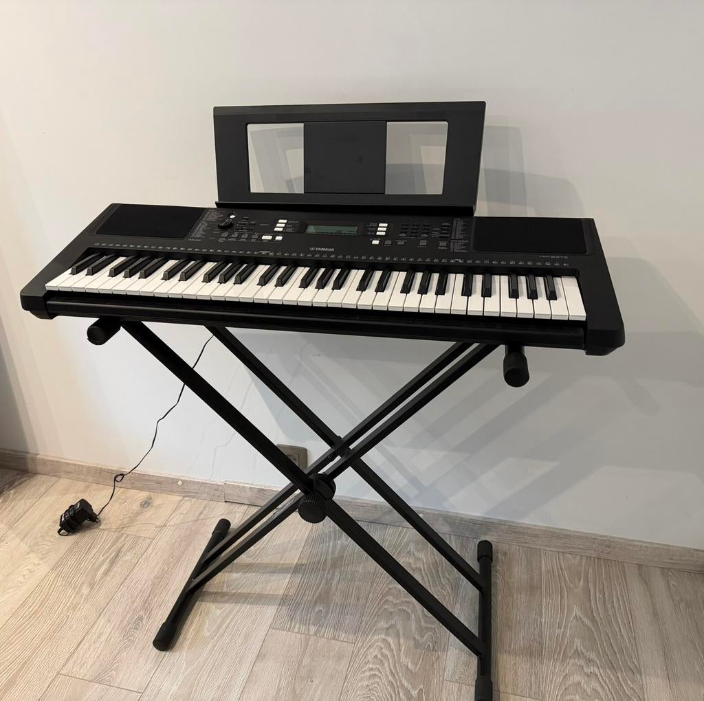 Clavier Yamaha PSR-E373, Enlèvement, Comme neuf, 61 touches, Yamaha