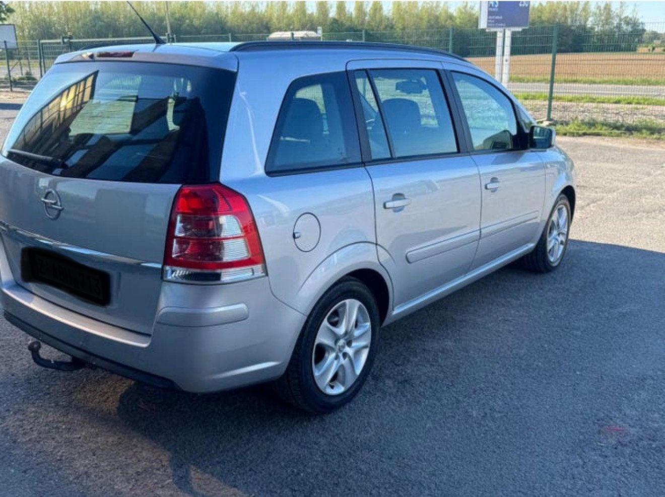 Opel Zafira 1.6 essence Airco 7 places LEZ OK, Autos, Argent ou Gris, Achat, Entreprise, Boîte manuelle