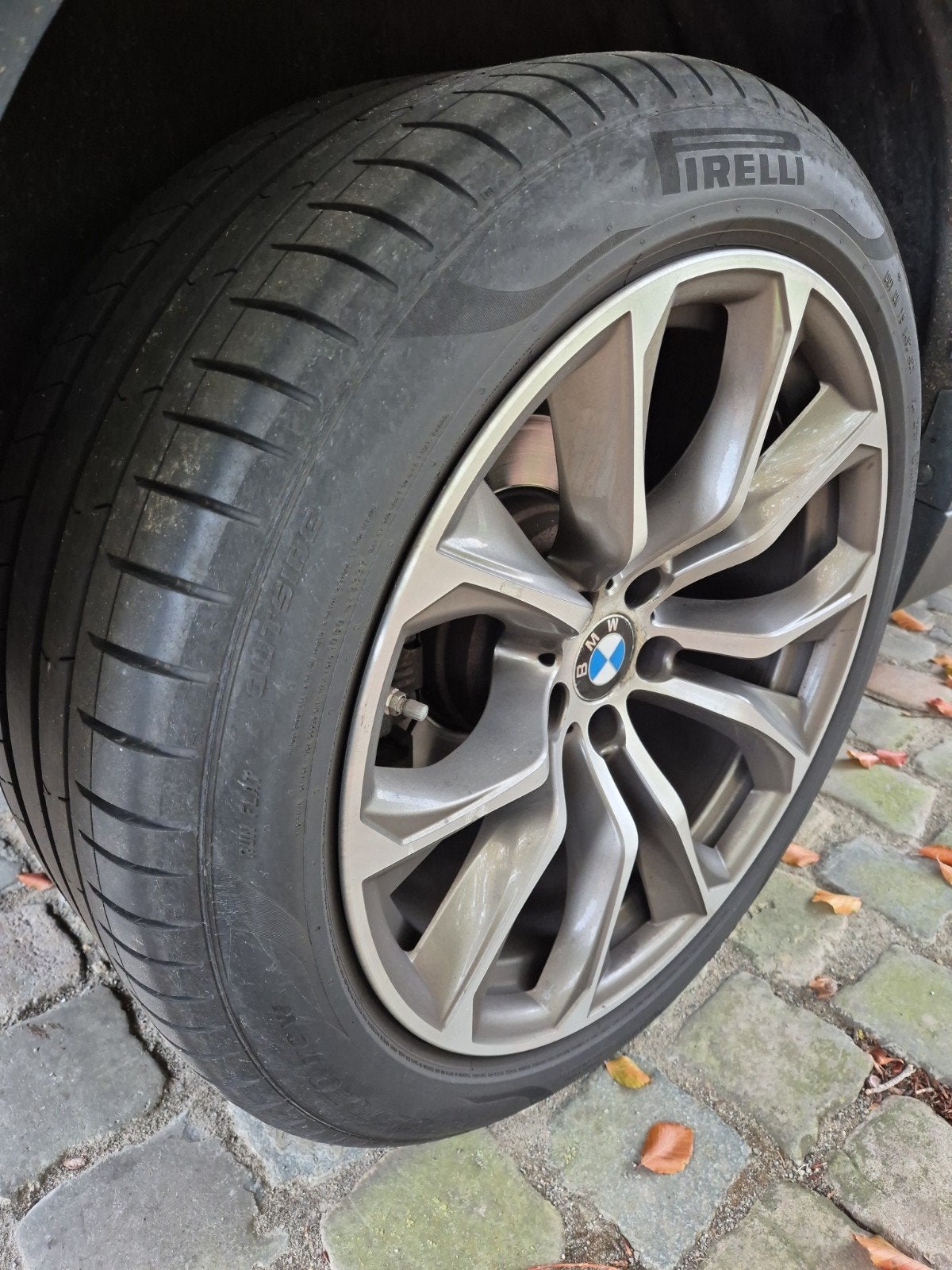 Orginele BMW 19" velgen met winterbanden, X5/X6, 375€, Auto-onderdelen, Banden en Velgen, Ophalen, Winterbanden, Velg(en)