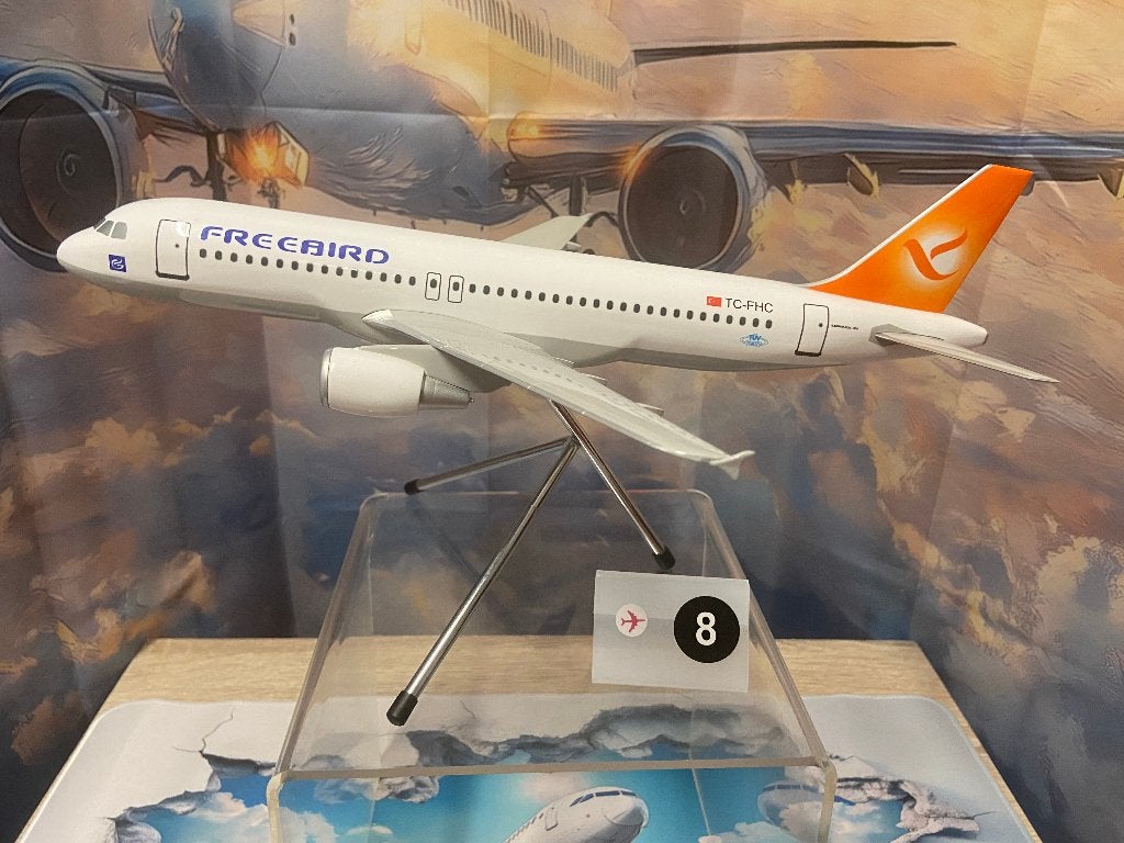 FreeBird, Verzamelen, Verzenden, Zo goed als nieuw, Schaalmodel