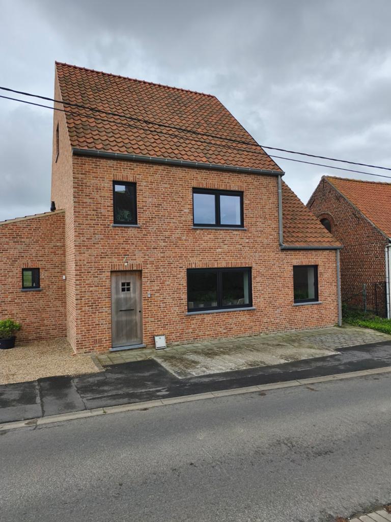 Te koop, Verkoop zonder makelaar, 3 kamers, 1500 m² of meer