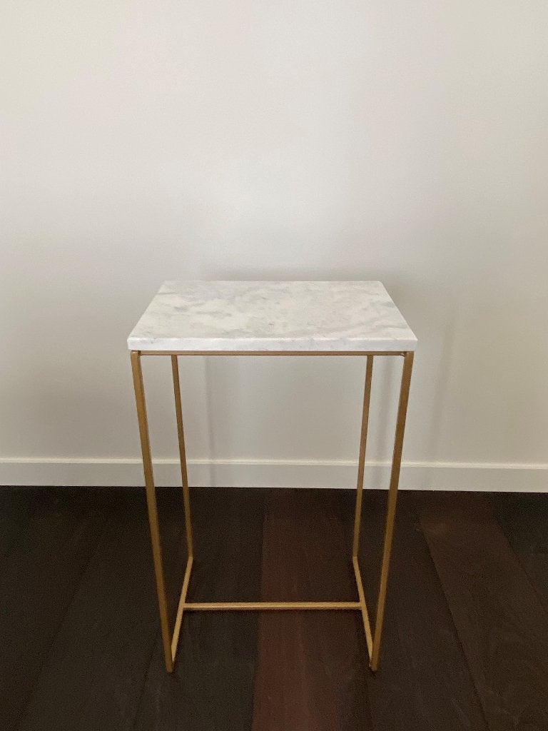 Nachttafel/Bijzettafel - marmer & goudkleur, Huis en Inrichting, Ophalen, Minder dan 55 cm, Metaal of Aluminium, Zo goed als nieuw