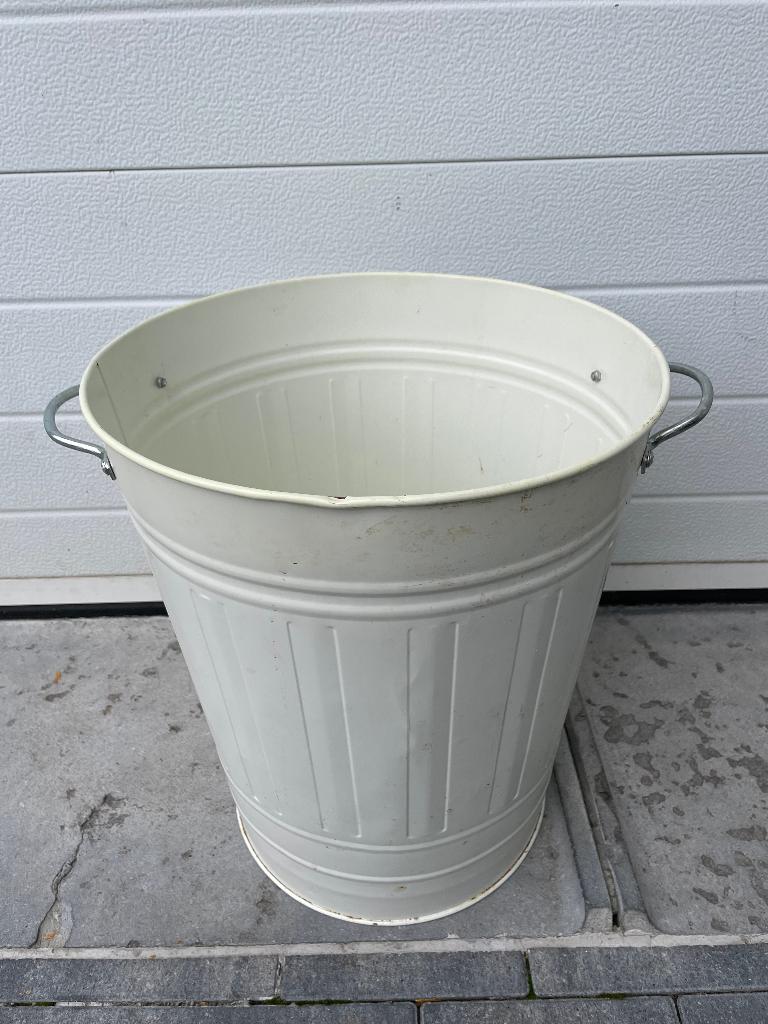 Vuilbak metaal wit Ikea, Huis en Inrichting, Woonaccessoires | Prullenbakken, Ophalen, Gebruikt, 40 liter of meer, Metaal