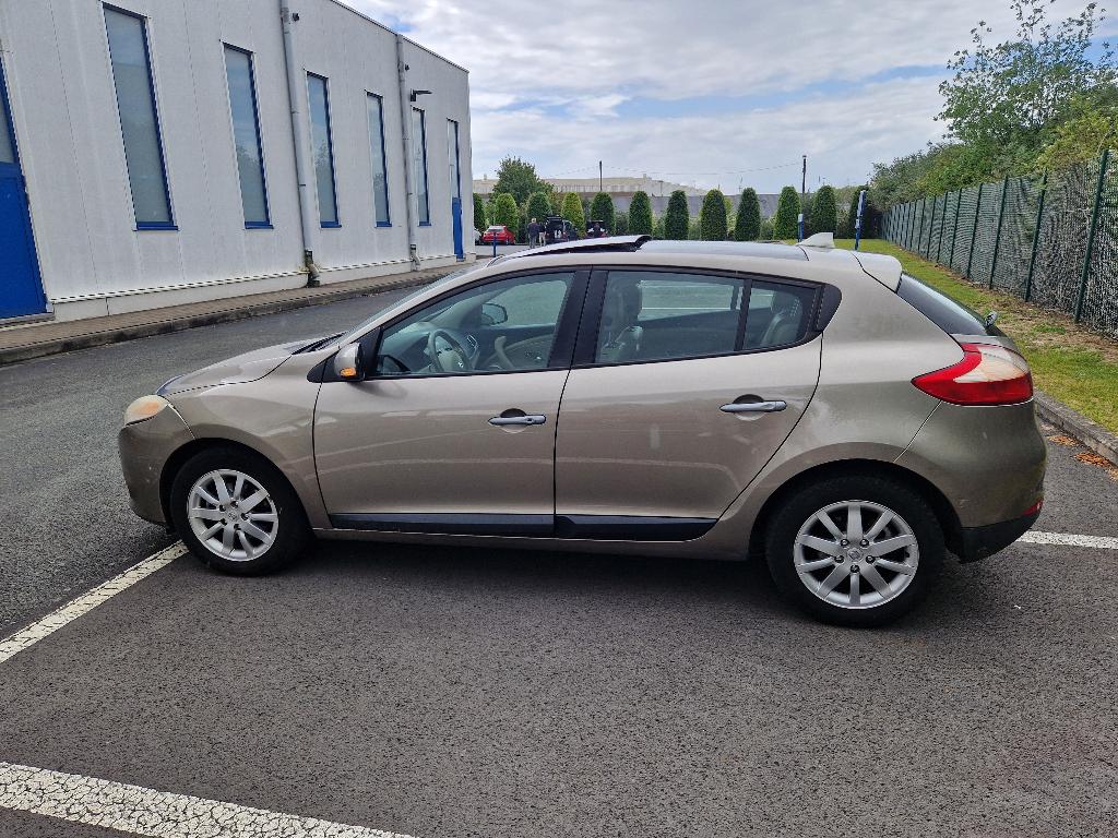 Renault Mégane 1.9 dci Privilège, Autos, Renault, Euro 5, Achat, Beige, Boîte manuelle