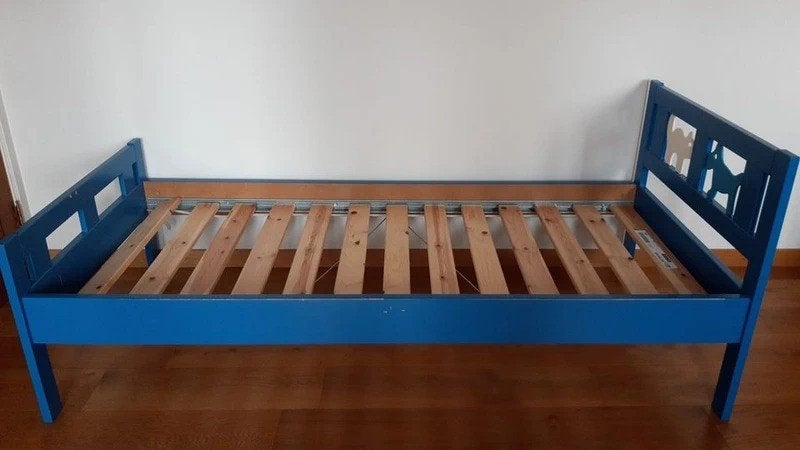 Blauw Peuterbed Ikea, Kinderen en Baby's, Ophalen, Gebruikt, 70 tot 85 cm, Lattenbodem