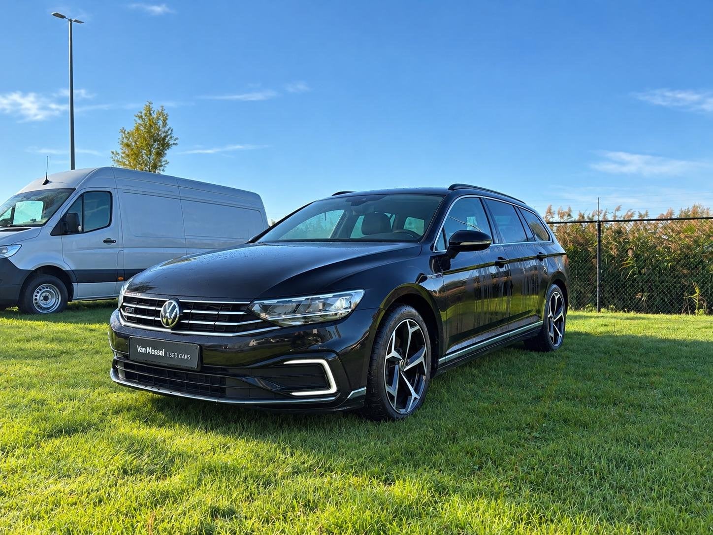 Volkswagen Passat Variant 1.4 TSI GTE STYLE + LEDER + TREKHA, Auto's, Stof, Gebruikt, 27 g/km, Zwart