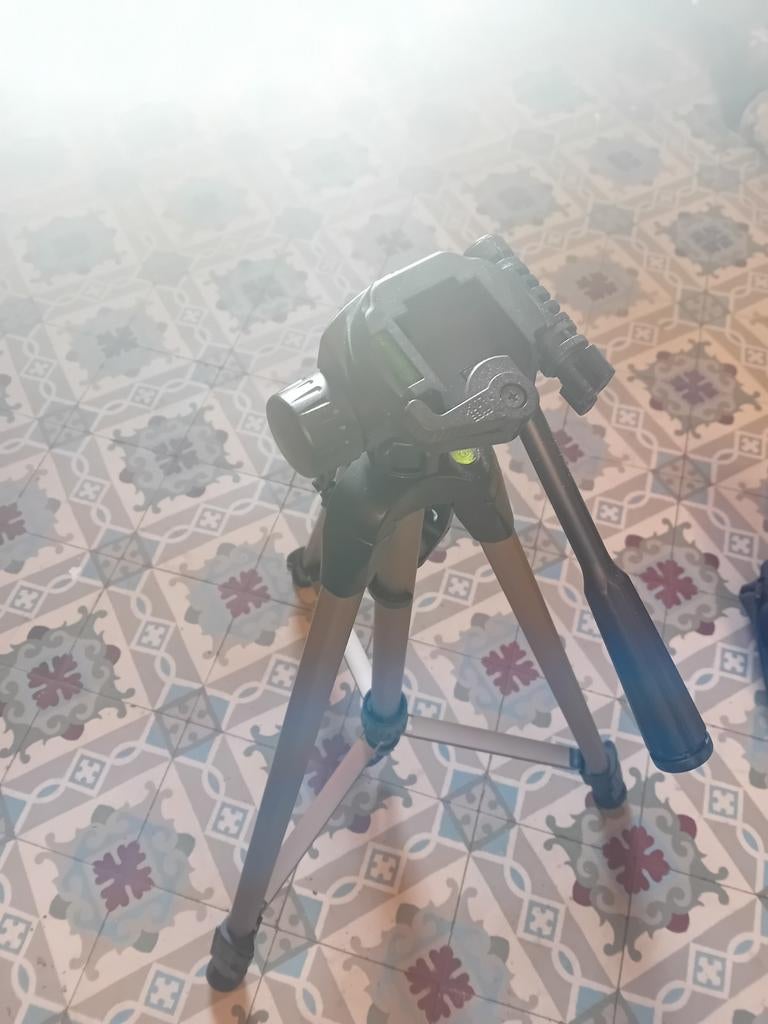 Pied pour appareil photo avec niveau, TV, Hi-fi & Vidéo, Photo | Trépieds & Rotules, Enlèvement, Pied