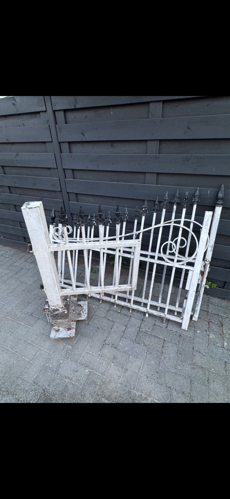 Witte buitenpoort met zwart smeedijzer, Tuin en Terras, Tuinhekken en Hekwerk, Ophalen, Zo goed als nieuw