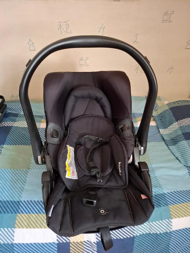 Maxi Cosy avec base isofix et accessoires, Enfants & Bébés, Autres marques, Comme neuf, Protection latérale, Enlèvement
