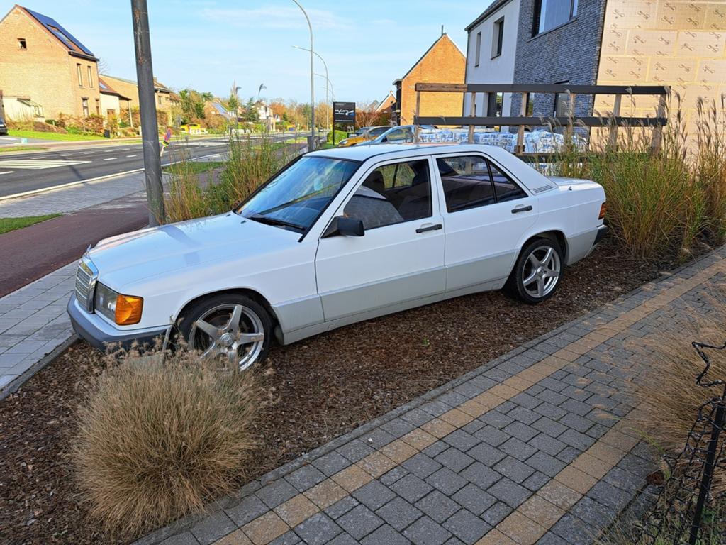 Mercedes 190E 2000cc benzine handgeschakeld, Autos, Boîte manuelle, Particulier, 4 cylindres, Essence