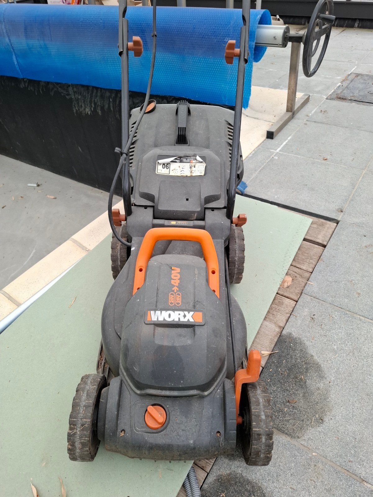 Tondeuse Worx 2 batterie 40v très bon état, Enlèvement ou Envoi