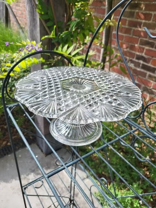 Prachtige vintage glazen taartschaal op voet 23cm, Ophalen