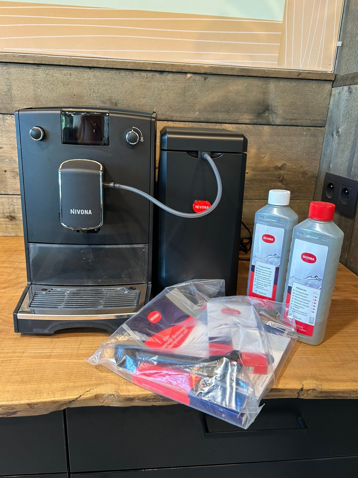 Espressomachine Nivona NICR 690 incl melkkoeler, Electroménager, Cafetières, Machine à espresso, Réservoir d'eau amovible, Café en grains