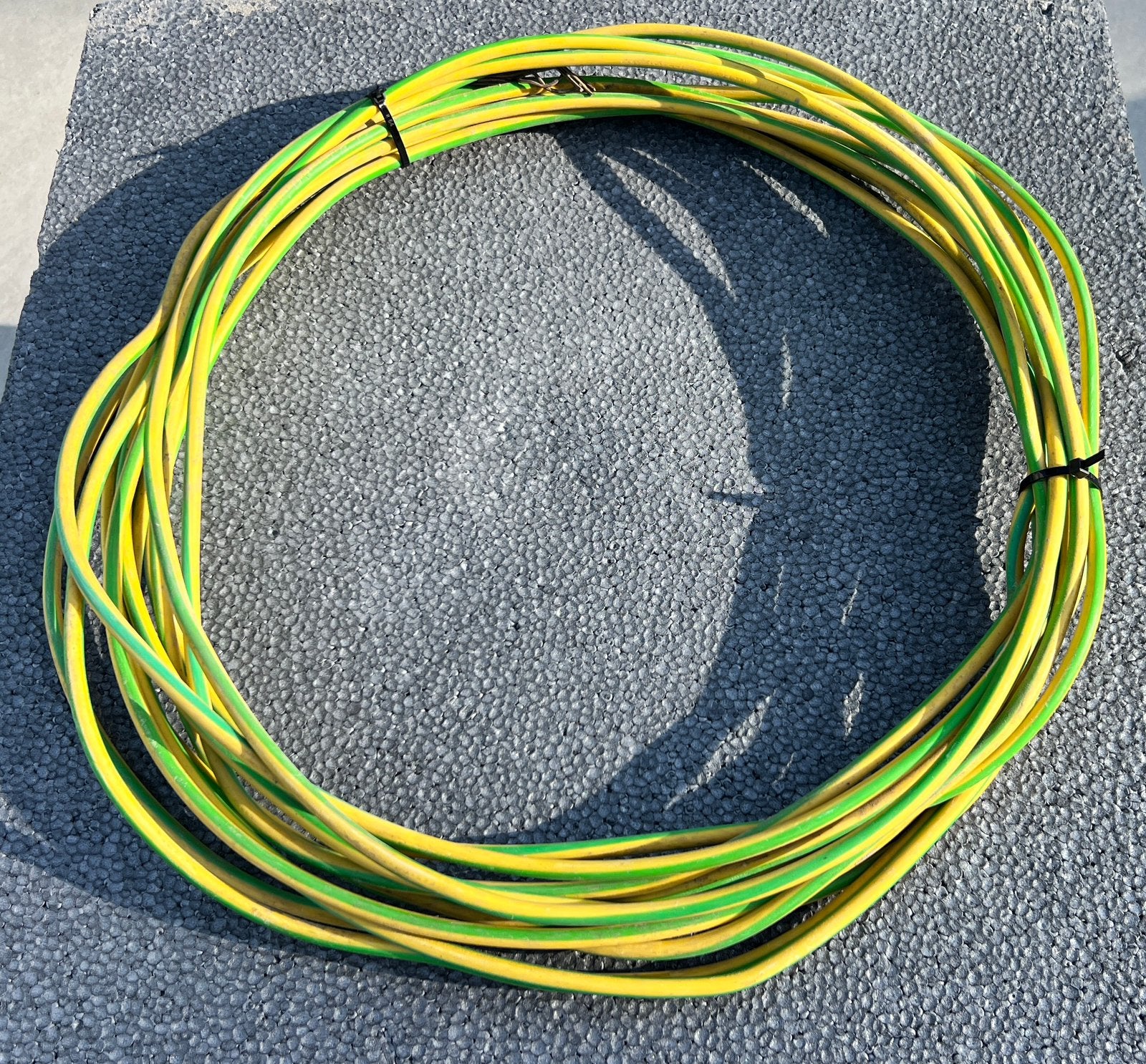 Câble de terre VOB 16 mm² – 13 mètres – excellent état, Bricolage & Construction, Électricité & Câbles, Comme neuf, Enlèvement