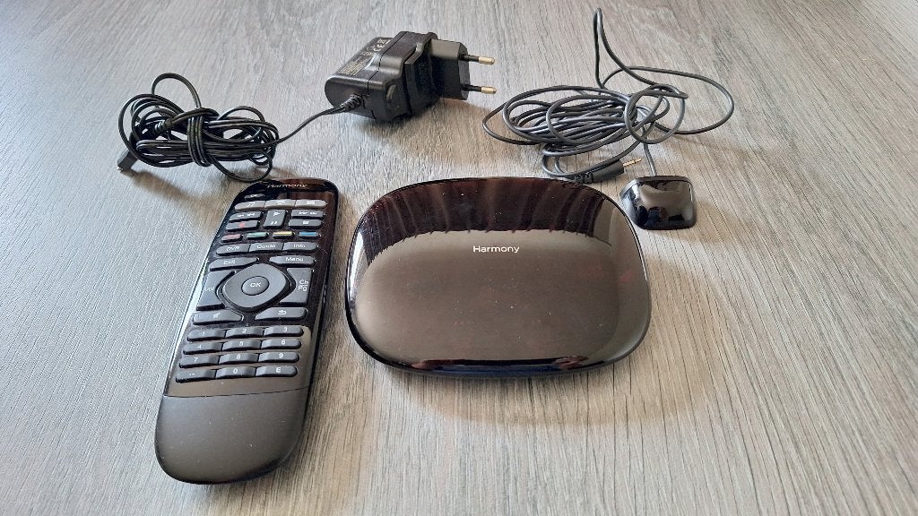 Logitech Harmony Companion, Enlèvement ou Envoi, Utilisé, Universel, Récepteur ou Amplificateur