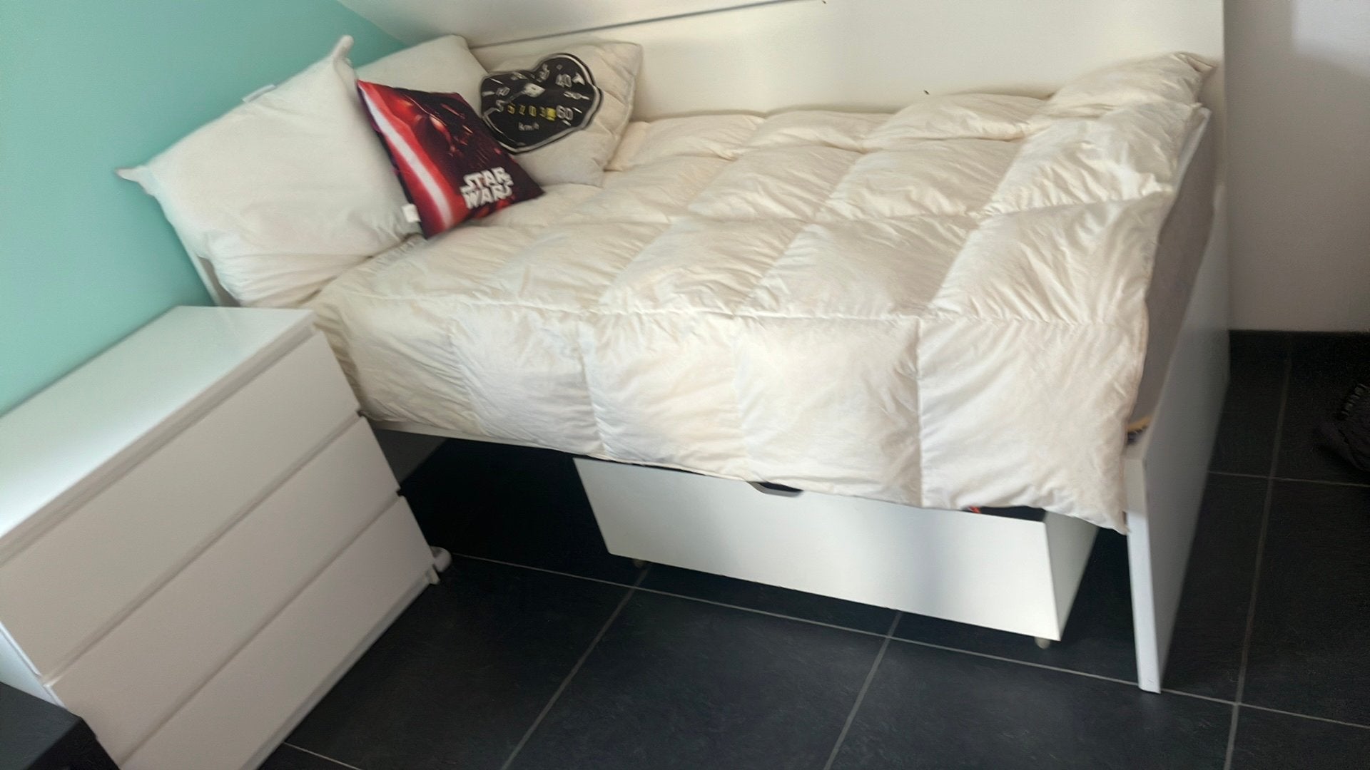 Bed commode en kist ikea, Huis en Inrichting, Slaapkamer | Slaapbanken, Ophalen, Zo goed als nieuw