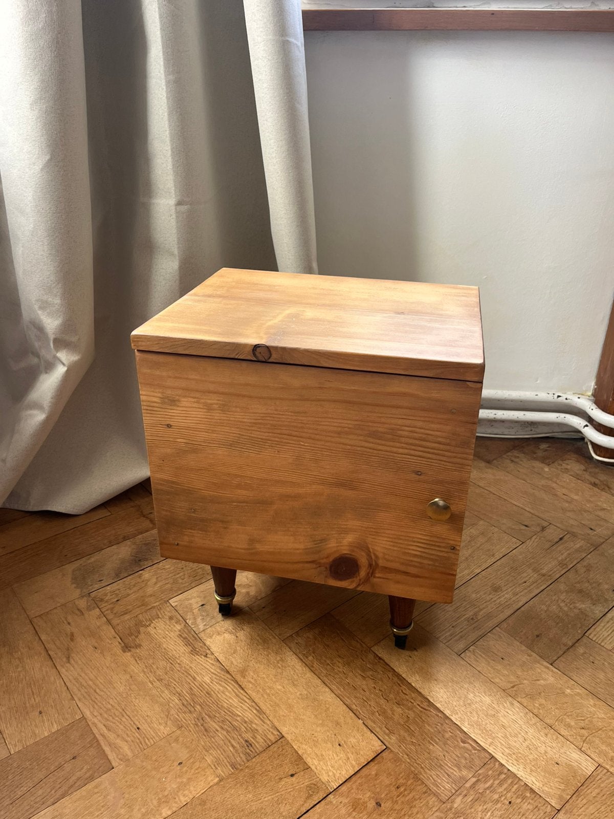 Table de chevet bois massif, Maison & Meubles, Enlèvement, Comme neuf