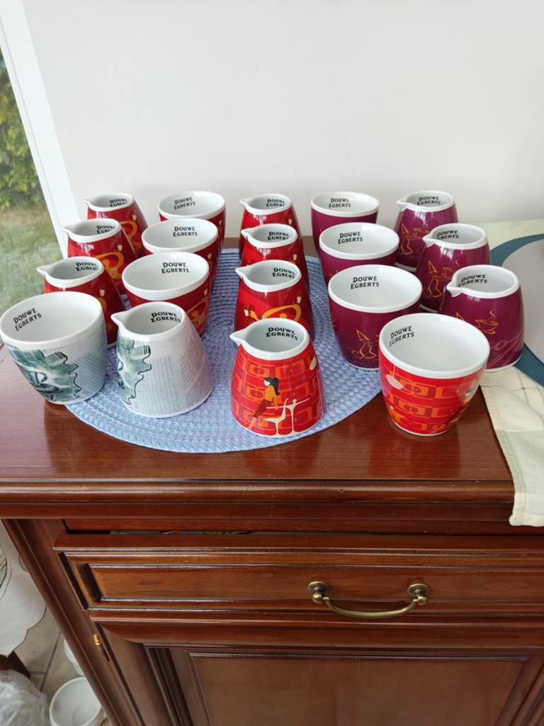 Douwe Egberts suiker en melkpot, Ophalen