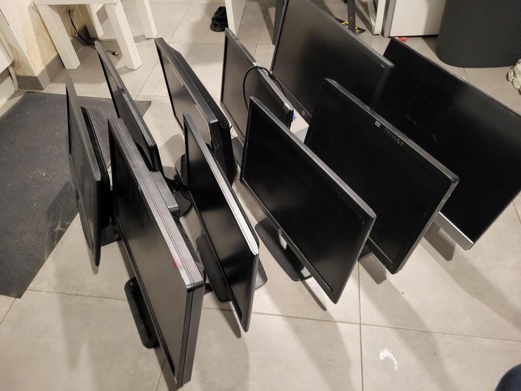 10 bureau monitors–VGA & DVI –deels getest –€50 voor het lot, Computers en Software, Monitoren, Niet werkend, 60 Hz of minder