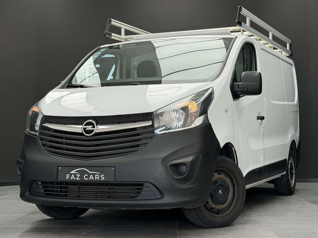 Opel Vivaro * Réservé *, Entreprise, 3 places, Boîte manuelle, Noir